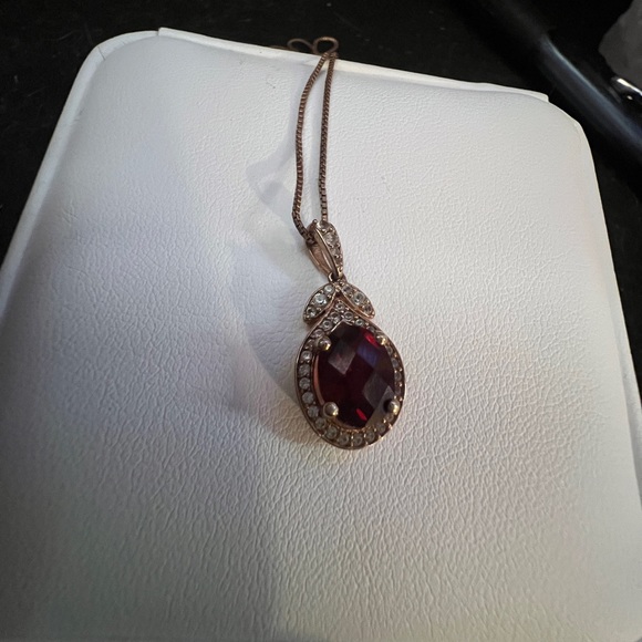 Garnet flower necklace - Picture 3 of 4